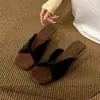 Primeiro Encontro Jifa Veludo Francês Plissado Sandálias Plataforma Anabela de Uma Tira Quadradas Femininas Verão Outdoor Retro Luxo Leve Chinelos de Temperamento