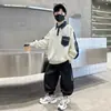 Conjunto de Moletom para Meninos Primavera e Outono 2025 Novo Médio e Grande Roupas Casuais Esportivas Primavera e Outono para Crianças Meninos Frescos e Bonitos Estilo Coreano Meninos