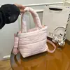 Bolsa Casual Grande Capacidade da Moda para Mulheres 2025 Novo Estilo Bolsa de Ombro Acolchoada de Algodão Estilosa Simples Bolsa Tote Transversal