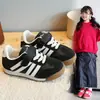 Zapatos deportivos rojos transpirables para niños 2026 modelo nuevo primavera y otoño para niños y niñas, zapatos casuales para bebés y niños pequeños, modernos