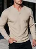 Comercio electrónico transfronterizo, moda masculina europea y americana, camiseta de manga larga de punto gofrado de color liso con cuello en V, informal de otoño para exteriores, para hombre