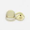 Botón de metal de lujo ligero de moda con botón de presión hueco incrustado de diamantes hebilla decorativa para abrigo bolso estilo Chanel para mujer