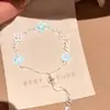 Pulseira de Metal com Zircônia em Forma de Flor Vazada, Exquisita e Fashion, com Estilo Versátil e Elegante de Alta Qualidade