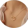 Collar Saina Sencillo y Versátil Pequeño Retorcido de Amor para Mujer Diseño en Forma de Corazón Cadena para Clavícula