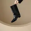 Botas Chunky de Salto Alto Wide-Leg Populares de Outono de 2026, Botas Curtas Versáteis Casuais Estilosas para Combinar com Saias