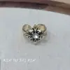 Anillo de Flor de Iris de Diamante Iridiscente Color Dorado Estilo Vintage con Diseño Único, Sencillo y Elegante, Versátil para Apilar, Adecuado para el Dedo Índice