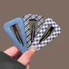 Grampo de cabelo triangular xadrez de bolinhas em tecido estilo coreano para mulheres, novo modelo 2026, presilha lateral para franja, grampo de cabelo BB para franja frontal