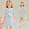 Vestido T-shirt de Verão para Meninas Hello Kitty 2025 Novo Hello Kitty Desenho Animado Doce Cor Contrastante Vestido Vibrante