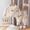 Conjunto Outono e Inverno para Meninos 2025 Nova Roupa de Inverno Moda Infantil Roupa de Inverno Estilo Inverno Bebê Forrado com Fleece Casual Conjunto de Três Peças