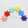 Dispositivo de enhebrado de agujas de plástico, dispositivo de enhebrado de agujas para personas mayores, dispositivo de enhebrado de agujas con flores de colores, dispositivo de enhebrado de punto de cruz, fácil de transportar