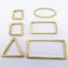 Accesorios para joyería DIY de fábrica anillo de cobre cuadrado hebilla triangular cuadrada anillo plano cerrado anillo de flor de conexión al por mayor