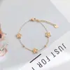 Estilo Minimalista de Lujo Nicho Pulsera de Acero de Titanio Incrustada con Pedrería de Estrella de Cinco Puntas para Mujer Moda Commute Joyería de Mano de Estrella de Lujo Ligero Transfronteriza