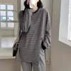 Camiseta de manga larga a rayas de longitud media para mujer, adecuada para primavera y otoño, nuevo modelo 2026, se puede usar como capa exterior o como capa base, cubre los glúteos