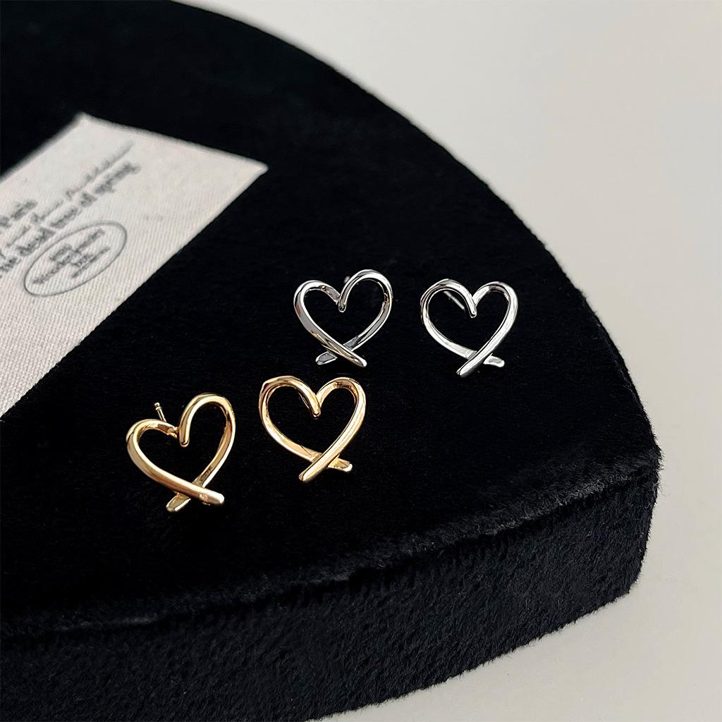 耳语_0000s_0003_组 28.jpg