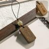Llavero de Coche de Sándalo Natural Colgante de Madera Antiguo Pequeño Colgante Joyería Disco U Colgante para Bolso Grabado Cadena para Teléfono Móvil Regalo