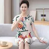 26 Novedades Primavera/Verano Pijamas para Madres de Mediana Edad y Mayores Pijamas de Gasa de Algodón Conjunto de Manga Corta de Rayón y Algodón para Mujer Conjunto de Ropa para el Hogar