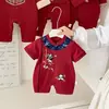 Mameluco Rojo para Bebé Niño 2026 para Celebración de Mes Completo y 100 Días, Ropa de Verano para Exteriores, Nuevo Mameluco Estilo Chino, Atuendo para el Primer Cumpleaños