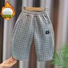 Ropa de otoño e invierno para niños, pantalones gruesos a cuadros con forro polar para niños, pantalones de invierno elegantes para bebés, pantalones gruesos de algodón con forro polar versátiles, modernos