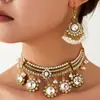 1 Conjunto de Colar e Brincos Femininos Elegantes Personalizados com Diamantes Brilhantes Estilo Étnico do Oriente Médio Retrô da Moda 5 Flores Pequenas Joias Femininas