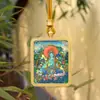 Pingente Thangka Colorido de Ouro Feito à Mão de Xizang Pingente Thangka Pintado do Buda da Farmacêutica Mãe Verde Vida Passada e Vida Presente Colar