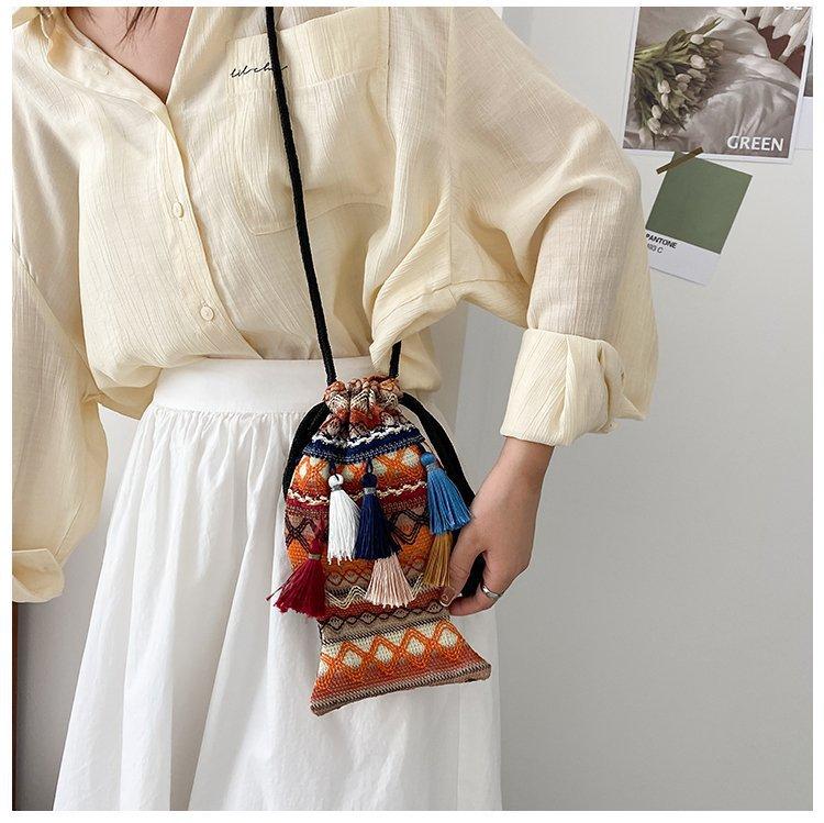 包包女可爱小挎包小鱼包云南民族风刺绣可爱逛街女士手机包单肩包