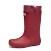 Botas de chuva da moda para pais e filhos, de cano médio, unissex para crianças e pré-adolescentes, impermeáveis e antiderrapantes, adequadas para atividades ao ar livre e caminhadas