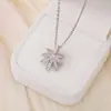 Tohm Diseño Elegante Colgante de Cobre Incrustado con Diamantes Collar Hueco Versátil Collar para Celebridades de Internet Cadena de Acero Inoxidable Estilo Único para Mujer