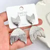 Pendientes de Cola de Pez Vintage Estilo Ins Minimalista Chapados en Cobre y Oro con un Toque de Lujo, Pendientes de Moda de Lujo Ligero para Mujer con Pedrería