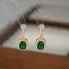 Brincos de Tarraxa de Prata S925 de Alta Qualidade Versáteis da Moda com Zircônia Esmeralda Estilo Temperamento de Luxo Leve Brincos 18K Joias