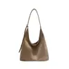 Bolso Retro de Gran Capacidad para el Hombro Estilo Casual y Western para Mujer Principios de Otoño 2025 Bolso Cruzado de Hombro Único Versátil y Moderno de Gama Alta
