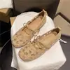 Zapatos Mary Jane Huecos de Encaje Estilo Suave con Grulla de Almohada Blanca para Mujer 2026 Modelo Nuevo de Primavera con Hebilla de Correa Única, Boca Baja, Tacón Grueso Zapatos de Salón