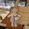 Linda Falda Azul, Sombrero de Paja, Colgante de Gatito de Piernas Largas, Llavero de Mochila de Peluche, Salida de Verano Dopamina