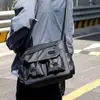 Mochila Transversal de Grande Capacidade Estilo Japonês Moderna para Homens, Estilo Funcional Esportivo, Bolsa para Viagens Curtas de Negócios, Bolsa Transversal para Homens