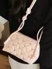Bolso de Mano de Moda de Verano Bolso Tote Pequeño para Mujer 2025 Nuevo Bolso Bucket Acolchado Simple Hombro Cruzado Bolso para Teléfono Móvil