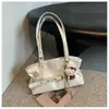 2026 Nuevo Bolso de Mano con Cadena Estilo Pequeño Fragante Lunares Bolso de Hombro Único Estilo INS Moda Simple Elegante Bolso Cubo Mujer