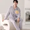Pijama Masculino de Manga Larga y Pantalón Largo al por Mayor, Nuevo Estilo Otoño Algodón Puro Casual Cardigan Dibujos Animados Conjunto de Ropa de Casa que se Puede Usar Afuera