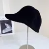 Chapéu Equestre de Listras Contrastantes com Textura de Alto Padrão para Mulheres Outono e Inverno Boné com Aba Mistura de Lã Chapéu Tricotado Retro para Frente