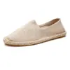 Moda de otoño de tendencia nuevos zapatos de lino para hombre y mujer zapatos de paja pescador un pedal mocasines de lona al por mayor