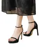 Tacones altos de plataforma plateados con diseño de una sola tira, impermeables y perfectos para un desfile de moda.; Colección de verano 2026, una opción moderna y popular para sandalias de moda para mujer