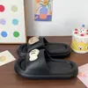 Chinelos de peixe e gato fofos de verão para meninas, versáteis, casuais, leves, duráveis, adequados para uso interno e externo