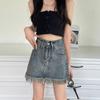 Falda de mezclilla de borde crudo para mujer Verano Estilo Ins Sexy Retro Cintura alta Look adelgazante Línea A Falda de cadera Falda corta con flecos