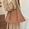 Bolso de mano de moda coreana para mujer con patrones exquisitos, adecuado para ir al trabajo, estilo vintage, nuevo bolso de hombro de lunares de gran capacidad otoño 2026