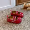 Sapatos Mary Jane Baixos para Meninas Meninas 2026 Primavera/Outono Novo Estilo Coreano Sapatos de Princesa Retrô Solado Macio Sapatos Feijão Sapatos Pequenos de Couro
