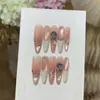 Un par de [Latido de Corazón de Durazno] Niebla de Deseo Puro Rosa Durazno Súper Brillante Ojo de Gato Blanco Arroz Leche Uñas Portátiles Hechas a Mano con Microdiamantes Franceses