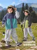 Jaqueta Impermeável Externa para Menino Europeu Outono 2026 Nova Roupa Infantil Outono Criança Bebê Estilo Primavera Outono Top Tendência
