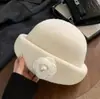 Sombrero de Perlas de Camelia para Mujer, Otoño e Invierno, Estilo Chanel Pequeño, Sombrero Tipo Cubo Adelgazante, Estilo Francés, Sombrero Elegante y Noble Femenino