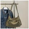 Bolsa Transversal de Ombro Único Plissada Leve Transfronteiriça Bolsa de Mão Tote 2025 Novo Estilo Literário para o Trabalho Casual Bolsa de Axila