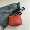 Bolso bandolera deportivo sencillo para hombres y mujeres, mochila pequeña nueva de cuadros, bolso de hombro casual para el trabajo para parejas, bolso de moda para hombre