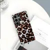 A popular capa de celular transfronteiriça da Shein apresenta um design de película com estampa de leopardo vintage, adequada para Samsung S25 Ultra, e é à prova de choque.