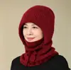 Novo chapéu de peça única de tricô quente com forro de fleece transfronteiriço para mulheres, chapéu de lã integrado com proteção para as orelhas e aquecedor de pescoço de inverno, chapéu à prova de vento para atividades ao ar livre